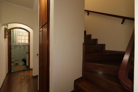 Casa para alugar com 235m², 3 quartos e 5 vagasCorredor do primeiro piso