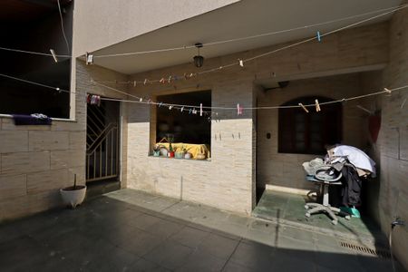 Casa para alugar com 235m², 3 quartos e 5 vagasQuintal