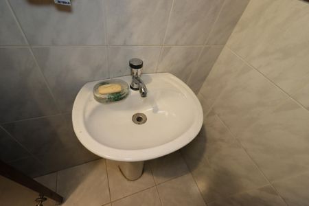 Casa para alugar com 235m², 3 quartos e 5 vagasBanheiro de Serviço - Pia