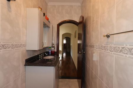 Casa para alugar com 235m², 3 quartos e 5 vagasBanheiro Social