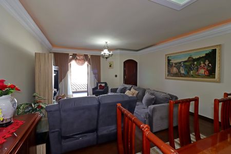Casa para alugar com 235m², 3 quartos e 5 vagasSala