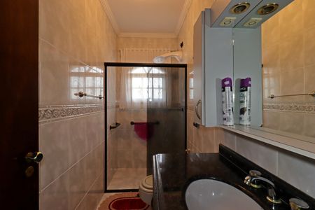 Casa para alugar com 235m², 3 quartos e 5 vagasBanheiro Social