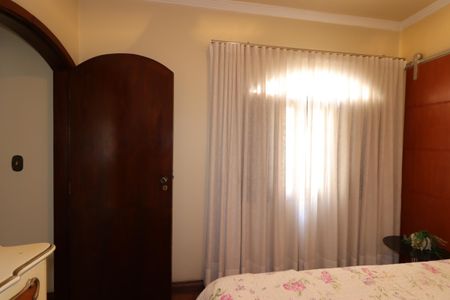 Casa para alugar com 235m², 3 quartos e 5 vagasQuarto 2