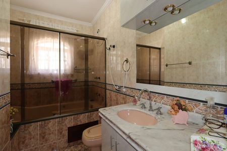 Casa para alugar com 235m², 3 quartos e 5 vagasBanheiro da Suíte
