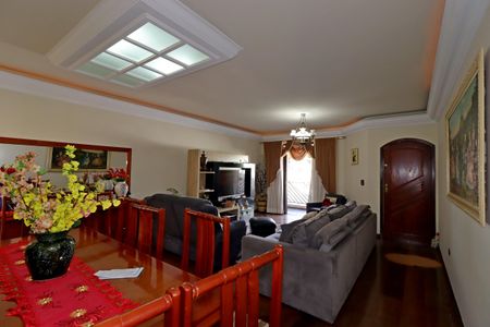 Casa para alugar com 235m², 3 quartos e 5 vagasSala