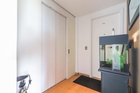 Apartamento para alugar com 134m², 4 quartos e 2 vagas Apartamento para alugar com 134m², 4 quartos e 2 vagasHall - Elevador