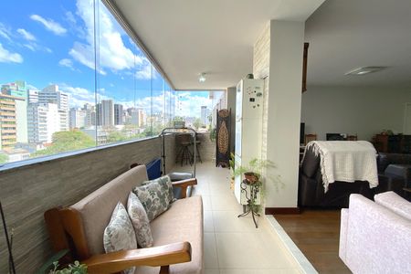 Apartamento à venda com 274m², 4 quartos e 2 vagasVaranda da Sala