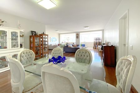 Apartamento à venda com 274m², 4 quartos e 2 vagasSala