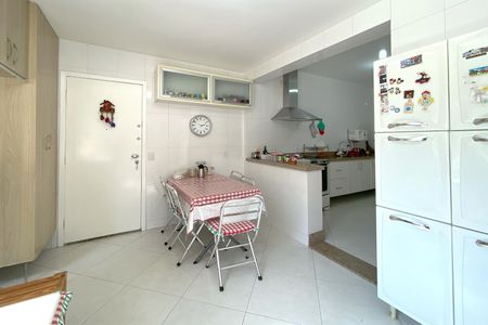 Apartamento à venda com 274m², 4 quartos e 2 vagasCopa