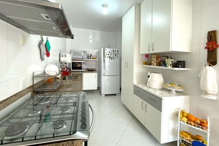 Apartamento à venda com 274m², 4 quartos e 2 vagasCozinha