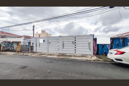 Casa à venda com 469m², 4 quartos e 4 vagas Casa à venda com 469m², 4 quartos e 4 vagasFachada