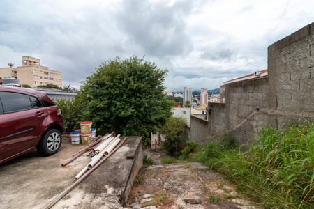 Casa à venda com 469m², 4 quartos e 4 vagas Casa à venda com 469m², 4 quartos e 4 vagasQuintal / Garagem