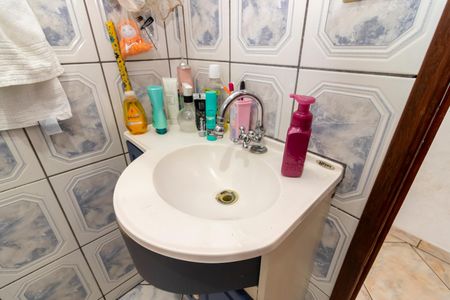 Casa à venda com 469m², 4 quartos e 4 vagas Casa à venda com 469m², 4 quartos e 4 vagasBanheiro 2