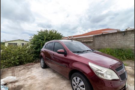 Casa à venda com 469m², 4 quartos e 4 vagas Casa à venda com 469m², 4 quartos e 4 vagasQuintal / Garagem