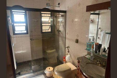 Casa para alugar com 130m², 5 quartos e 3 vagas Casa para alugar com 130m², 5 quartos e 3 vagasBanheiro