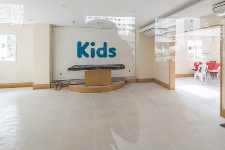Apartamento à venda com 60m², 2 quartos e 1 vaga Apartamento à venda com 60m², 2 quartos e 1 vagaÁrea comum - Salão de festas kids