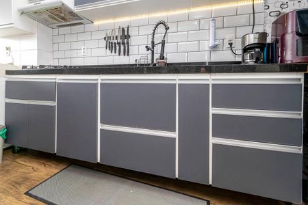 Apartamento à venda com 60m², 2 quartos e 1 vaga Apartamento à venda com 60m², 2 quartos e 1 vagaCozinha - Armários