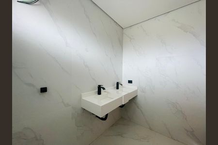 Casa à venda com 210m², 3 quartos e 4 vagasBanheiro da Suíte 3