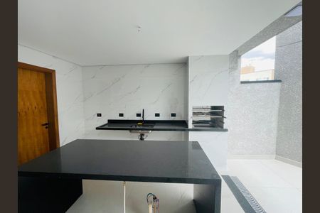 Casa à venda com 210m², 3 quartos e 4 vagasChurrasqueira