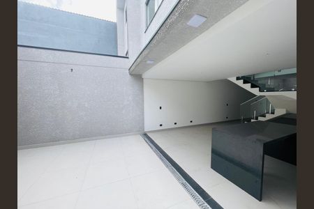 Casa à venda com 210m², 3 quartos e 4 vagasQuintal