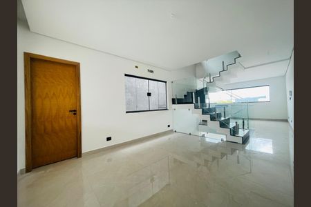 Casa à venda com 210m², 3 quartos e 4 vagasSala