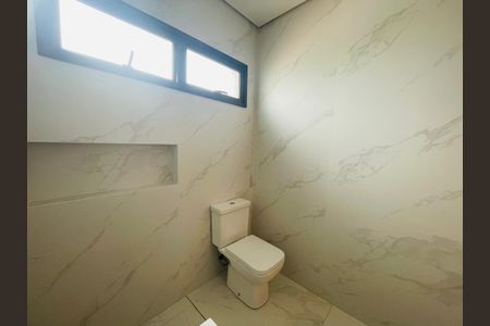 Casa à venda com 210m², 3 quartos e 4 vagasBanheiro da Suíte 1