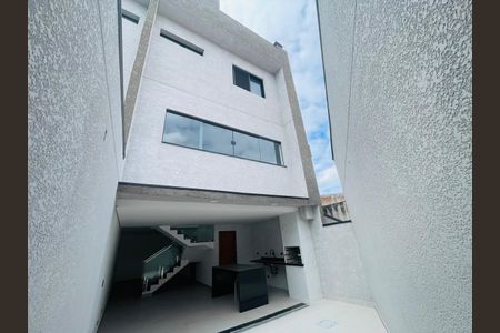 Casa à venda com 210m², 3 quartos e 4 vagasQuintal