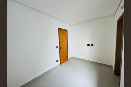 Casa à venda com 210m², 3 quartos e 4 vagasQuarto Suíte 2