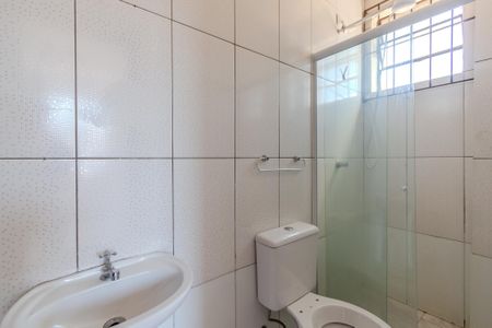 Banheiro de kitnet/studio para alugar com 1 quarto, 50m² em Cavalhada, Porto Alegre