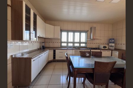 Apartamento para alugar com 120m², 2 quartos e 2 vagasCozinha