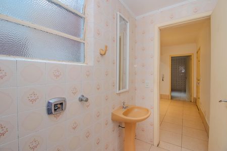 Banheiro de kitnet/studio à venda com 1 quarto, 48m² em Chácara das Pedras, Porto Alegre