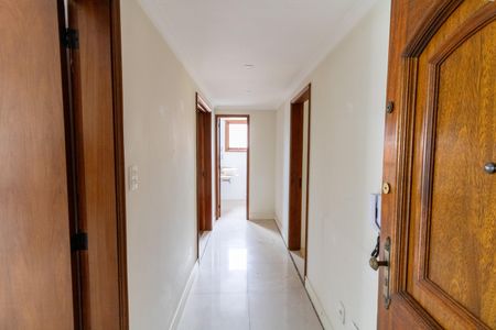 Corredor de apartamento à venda com 3 quartos, 150m² em Menino Deus, Porto Alegre
