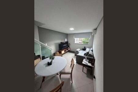 Sala de casa de condomínio à venda com 2 quartos, 135m² em Campestre, Santo André