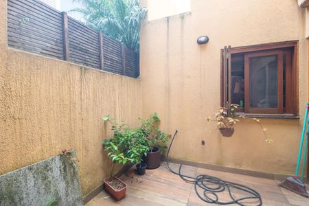 Casa à venda com 176m², 4 quartos e 2 vagasQuintal
