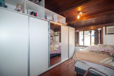 Casa à venda com 176m², 4 quartos e 2 vagasQuarto 3