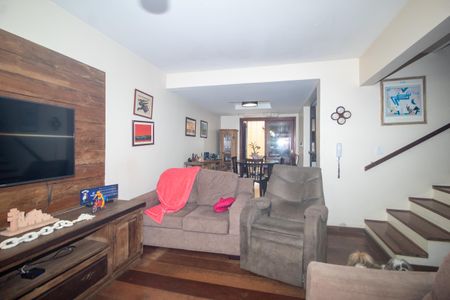 Casa à venda com 176m², 4 quartos e 2 vagasSala