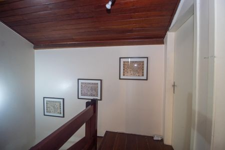 Casa à venda com 176m², 4 quartos e 2 vagasCorredor