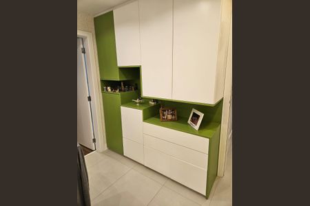 Apartamento à venda com 236m², 3 quartos e 4 vagas Apartamento à venda com 236m², 3 quartos e 4 vagasEscritório