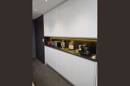 Apartamento à venda com 236m², 3 quartos e 4 vagas Apartamento à venda com 236m², 3 quartos e 4 vagasCozinhahttps://thumbor.static.quintoandar.com.br//img/540x360/original895148889-554.6550405894563Cozinha110.jpg