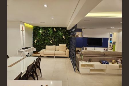 Apartamento à venda com 236m², 3 quartos e 4 vagas Apartamento à venda com 236m², 3 quartos e 4 vagasSala