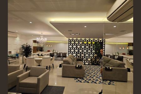 Apartamento à venda com 236m², 3 quartos e 4 vagas Apartamento à venda com 236m², 3 quartos e 4 vagasSala