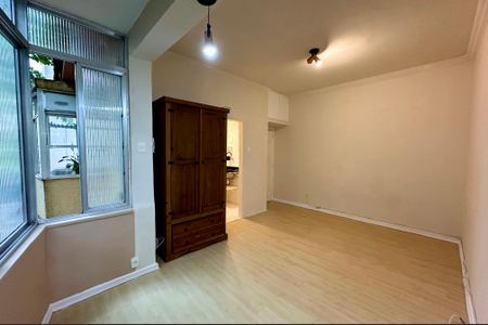 Sala de apartamento para alugar com 1 quarto, 24m² em Copacabana, Rio de Janeiro