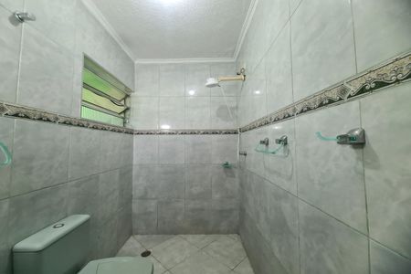 Banheiro da Suíte de casa para alugar com 3 quartos, 160m² em Vila Antonieta, São Paulo