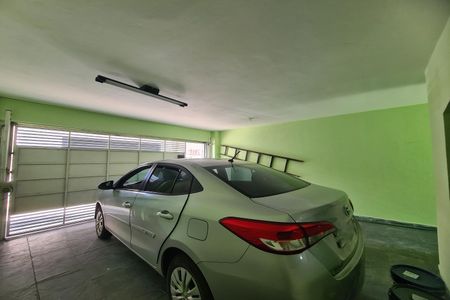 Garagem de casa para alugar com 3 quartos, 160m² em Vila Antonieta, São Paulo