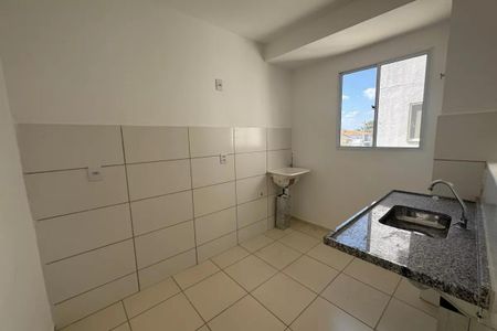 Cozinha de apartamento à venda com 2 quartos, 48m² em Trevo, Belo Horizonte