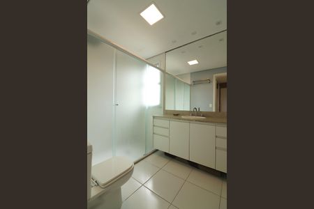 Apartamento à venda com 155m², 3 quartos e 3 vagasSuíte 1 Banheiro 