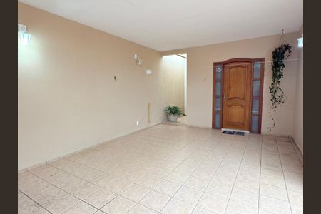 Casa à venda com 180m², 3 quartos e 2 vagas Casa à venda com 180m², 3 quartos e 2 vagasGaragem