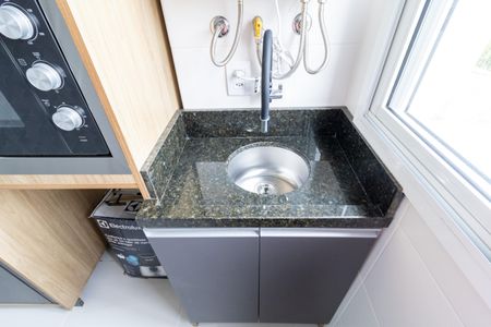 Cozinha e Área de Serviço de apartamento à venda com 2 quartos, 53m² em Ipanema, Porto Alegre