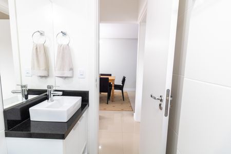 Apartamento à venda com 53m², 2 quartos e 1 vaga Apartamento à venda com 53m², 2 quartos e 1 vagaBanheiro