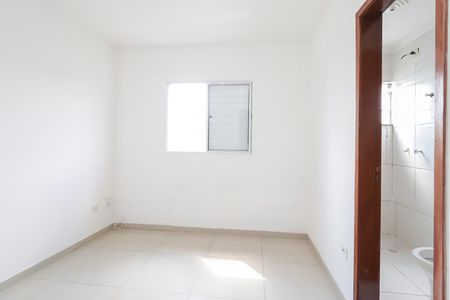 Suíte 1 de casa de condomínio para alugar com 2 quartos, 64m² em Jardim Redil, São Paulo